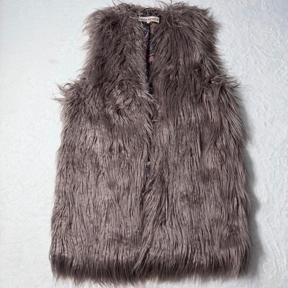 Free People Women Size Small Purple Shaggy Faux Fur Vest Paisley Lining Layering